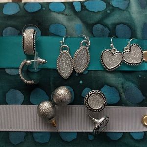 EUC. Sparkling silver & black earrings 5 pairs